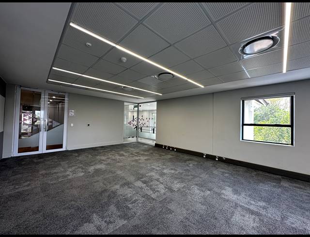 667M² OFFICE TO LET IN WOODMEAD
